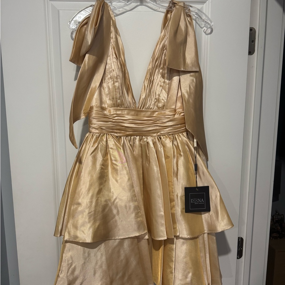 Elegant Gold Sleeveless Dress